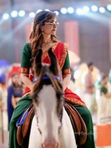manju-with-horse-photos-001