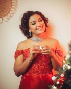 actress-mareena-michael-kurisingal-christmas-2023-photos-006