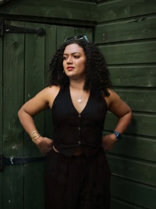 mareena-actress-curly-hair-styling-photos-004