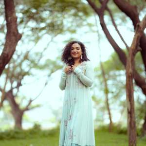 mareena-actress-curly-hair-styling-photos-007
