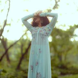 mareena-actress-curly-hair-styling-photos-008