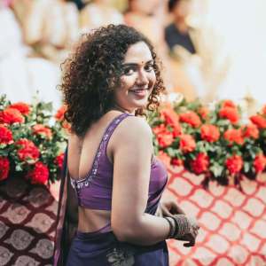 mareena-actress-curly-hair-styling-photos-019