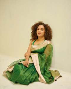 mareena-michael-kurisingal-in-green-cotton-saree-pics-009
