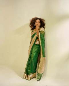 mareena-michael-kurisingal-in-green-cotton-saree-pics-016