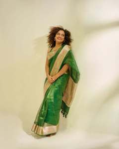 mareena-michael-kurisingal-in-green-cotton-saree-pics-017