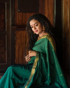 mareena-michael-kurisingal-in-green-pattu-saree-photos