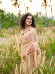 mareena-michael-kurisingal-in-net-saree-style-photos-006