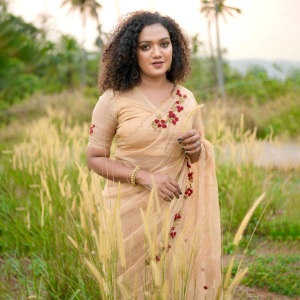 mareena-michael-kurisingal-in-net-saree-style-photos-010