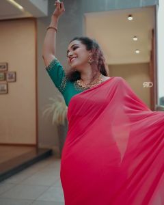 mareena-michael-kurisingal-in-pink-saree
