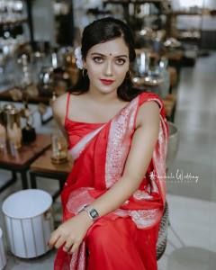mareena-michael-kurisingal-in-red-saree-pictures-002