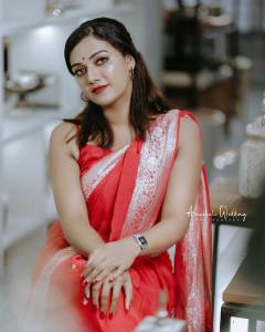 mareena-michael-kurisingal-in-red-saree-pictures-004