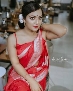 mareena-michael-kurisingal-in-red-saree-pictures-005