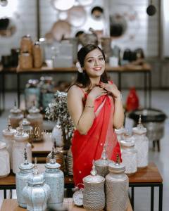mareena-michael-kurisingal-in-red-saree-pictures-010