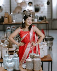 mareena-michael-kurisingal-in-red-saree-pictures-011