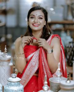 mareena-michael-kurisingal-in-red-saree-pictures-016