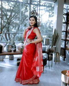 mareena-michael-kurisingal-in-red-saree-pictures-020