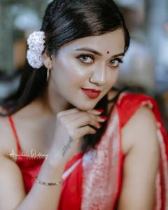 mareena-michael-kurisingal-in-red-saree-pictures