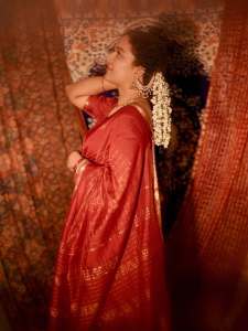 mareena-michael-kurisingal-in-red-saree-traditional-style-images-002