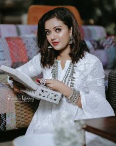 mareena-michael-kurisingal-in-white-kurta-photos-004