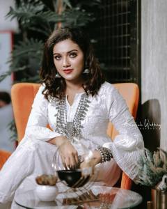 mareena-michael-kurisingal-in-white-kurta-photos-006