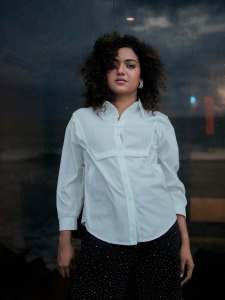 mareena-michael-kurisingal-in-white-shirt-and-black-pants-latest-style-photos-006