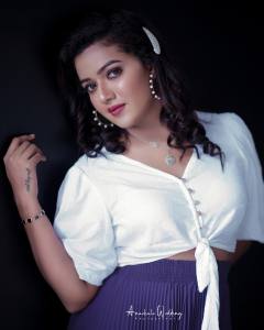 mareena-michael-kurisingal-in-white-top-photos-005