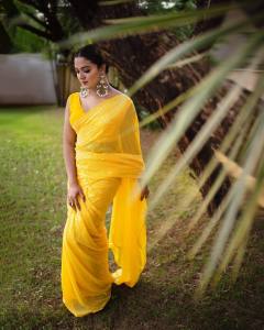 mareena-michael-kurisingal-in-yellow-saree-photos-005