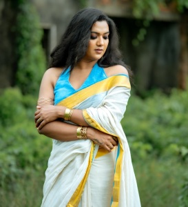 mareena-michael-kurisingal-latest-photoshoot-poses-ideas-002