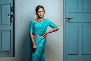 mareena-michael-kurisingal-photos-in-saree-photos-002