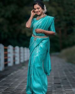 mareena-michael-kurisingal-photos-in-saree-photos-003