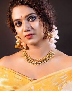 marina-michael-kurisingal-new-photoshoot-in-kerala-saree-001