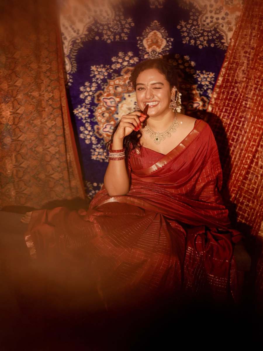 mareena-michael-kurisingal-in-red-saree-traditional-style-images-013