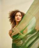 mareena-michael-kurisingal-in-green-cotton-saree-pics-002