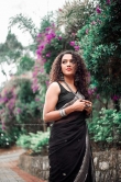 actress marina michael kurisingal black saree photos 023