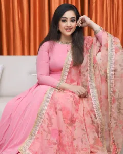 actress-meena-latest-photos-001