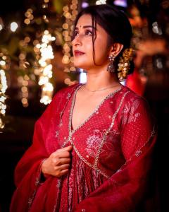 meera-jasmine-christmas-2023-photos-006