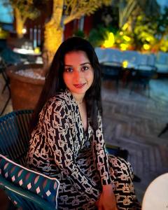 meera-jasmine-in-black-dress-photos-001