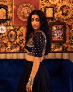 meera-jasmine-in-black-lehenga-photos-003