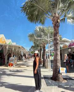 meera-jasmine-in-long-top-style-photos-009