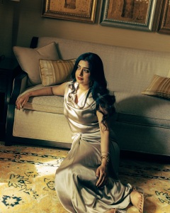 meera-jasmine-in-long-top-style-photos