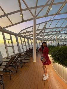 meera-jasmine-in-wine-red-short-frock-dress-photos-002