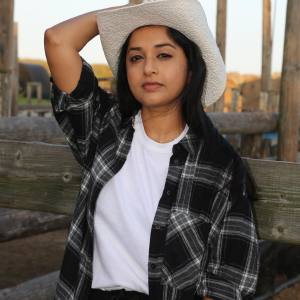 meera-jasmine-with-horse-photos-007