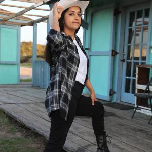 meera-jasmine-with-horse-photos-009