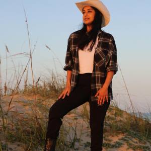meera-jasmine-with-horse-photos-010