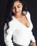 meera-jasmine-new-photoshoot-in-white-t-shirt