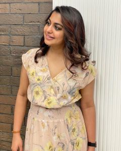 meera-nandan-at-guruvayur-temple-photos