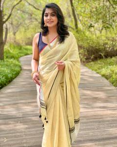 meera-nandan-different-look-photos
