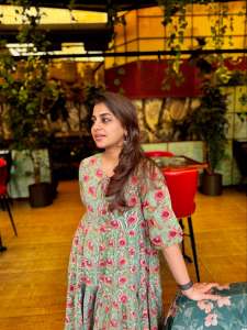 meera-nandan-in-long-frock-design-photos-002