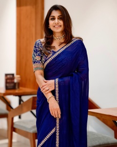 meera-nandan-in-navy-blue-saree-with-blouse-photos-001