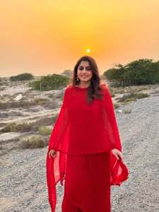 meera-nandan-in-red-outfit-photos-002